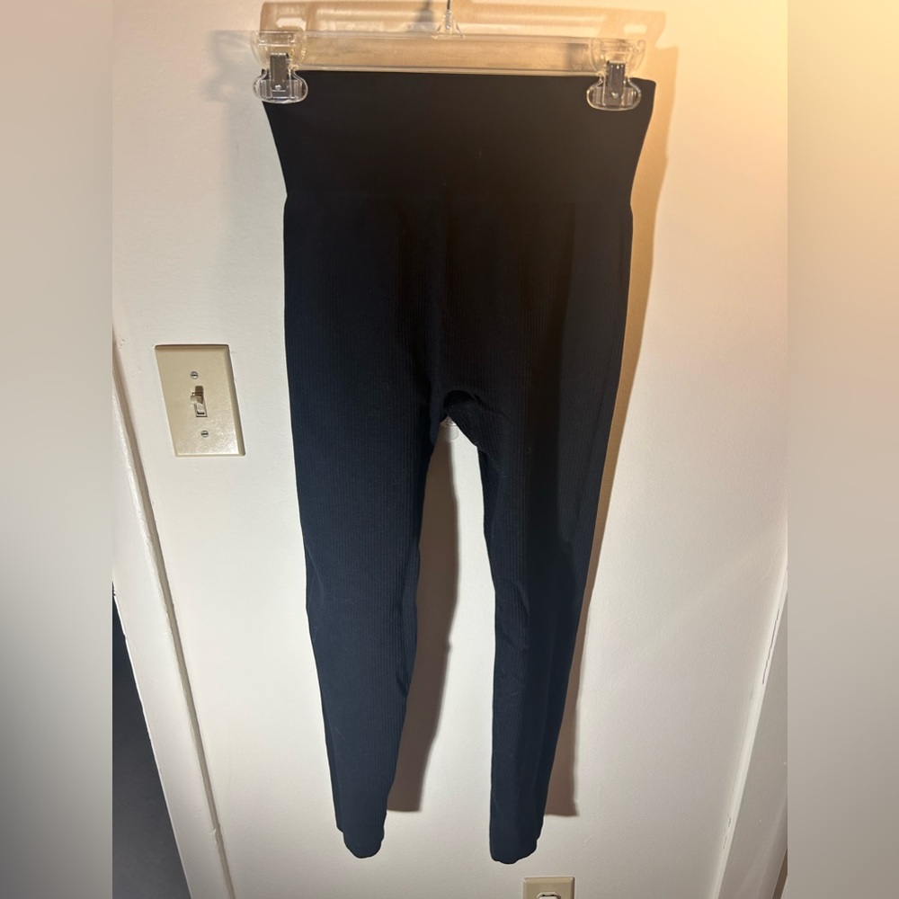 Ribbed black leggings
